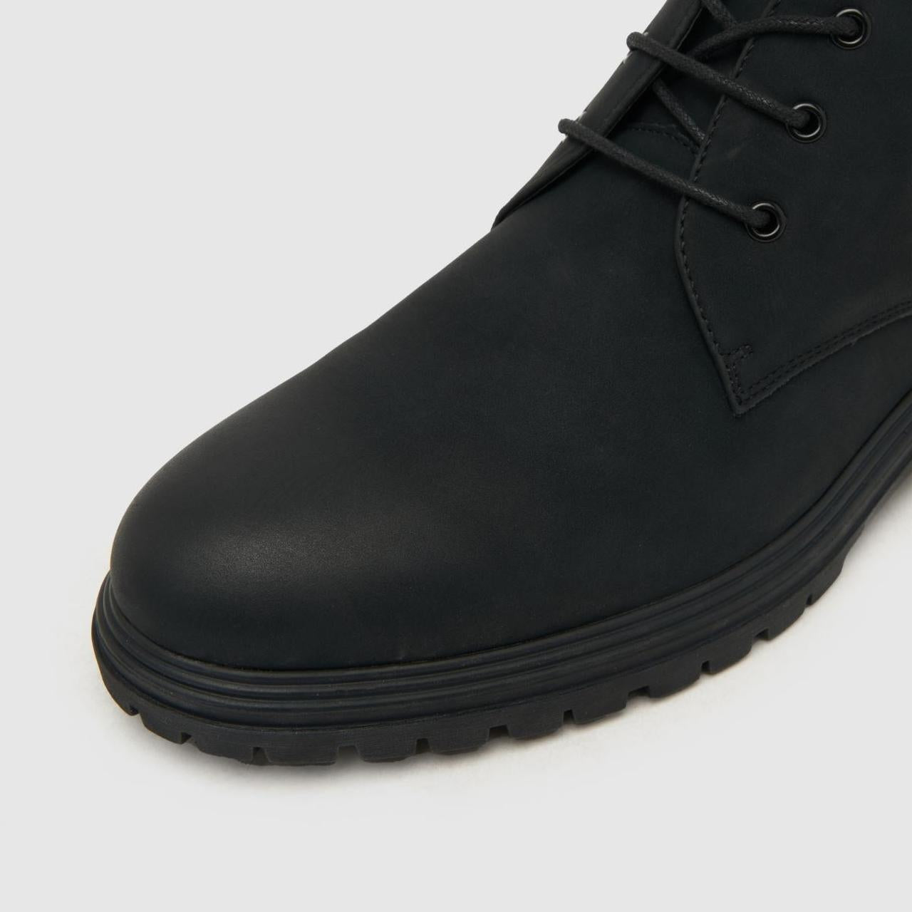 Grayson Chukka in Black