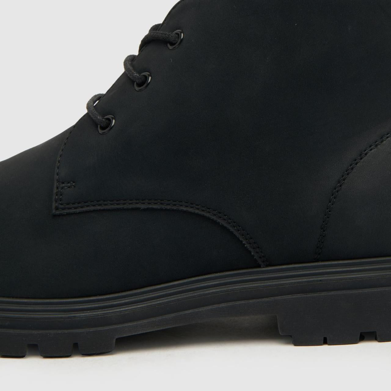 Grayson Chukka in Black