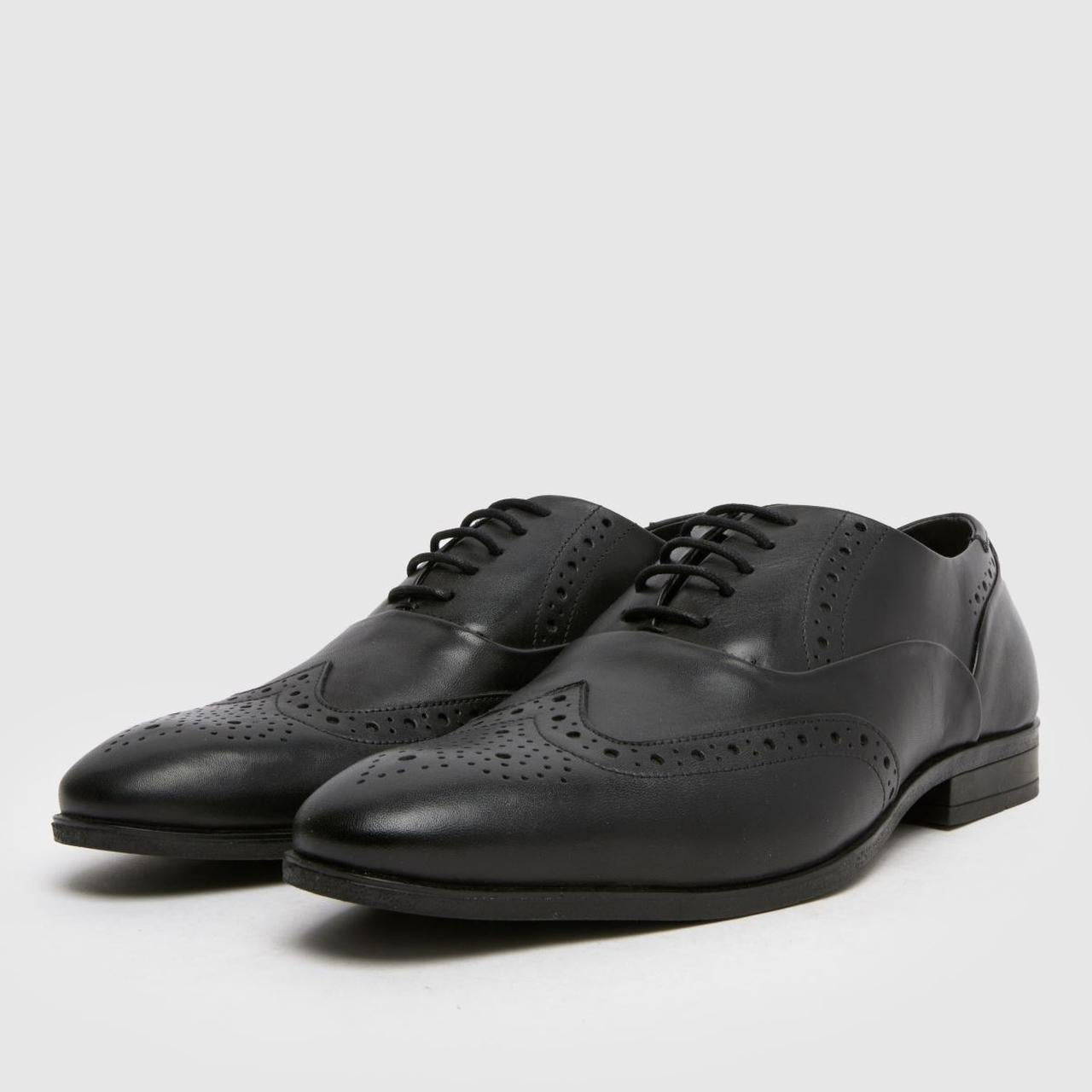 Row Leather Brogue in Black
