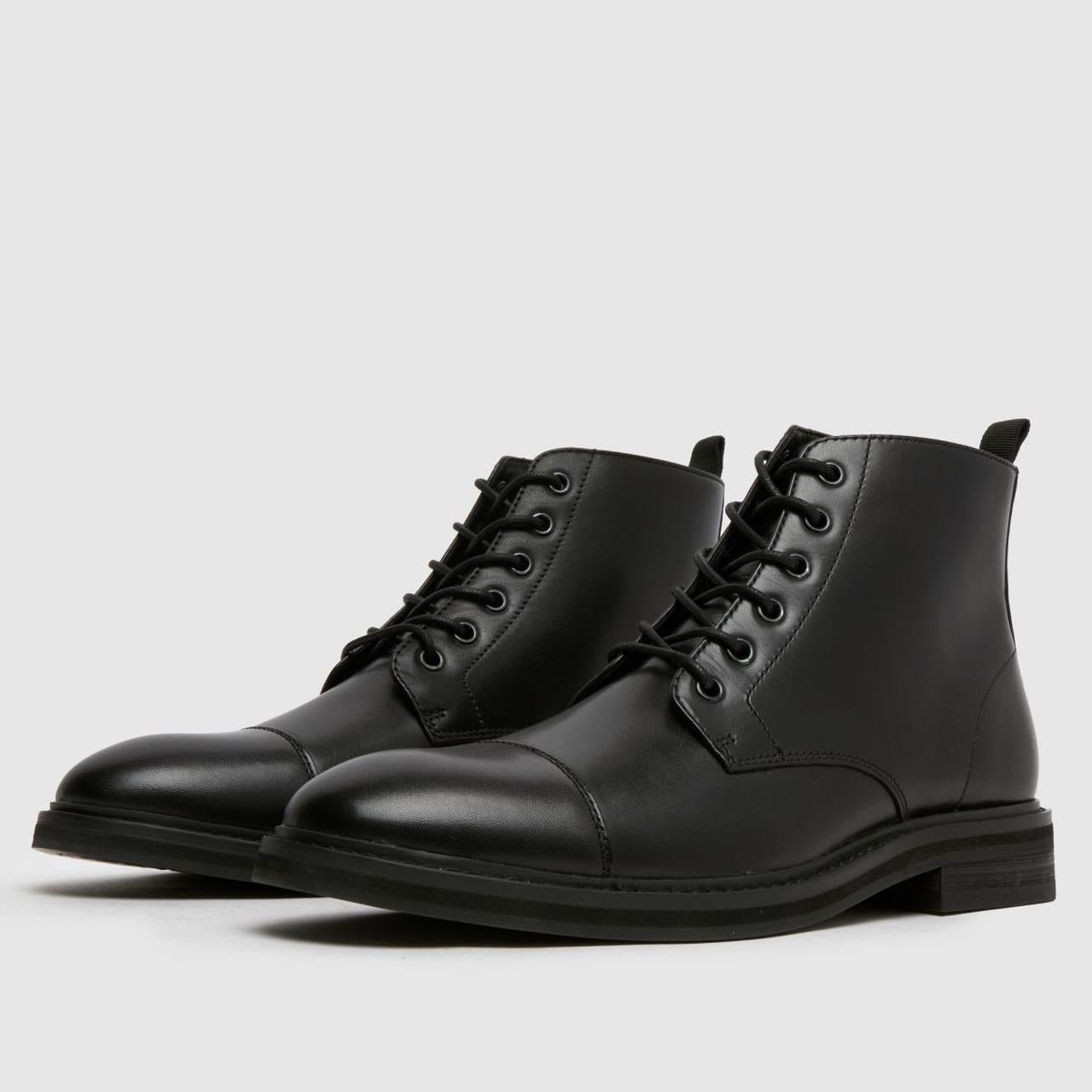 Darwin Lace Up in Black