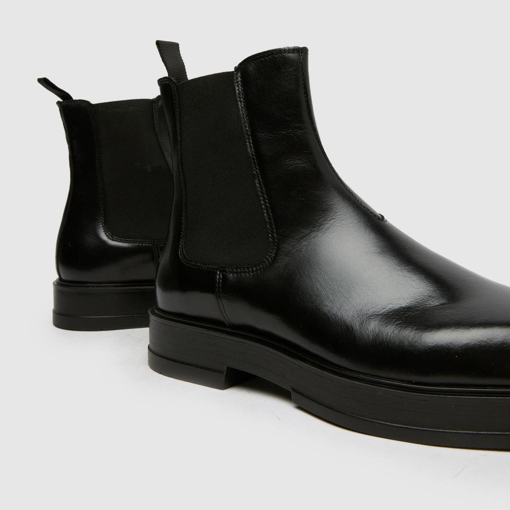 Darcy Leather Chelsea in Black